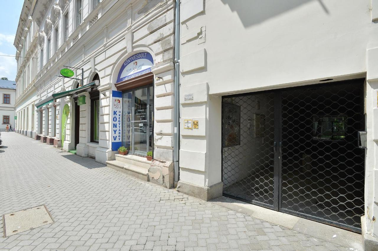 Netta Apartman Eger Exterior photo